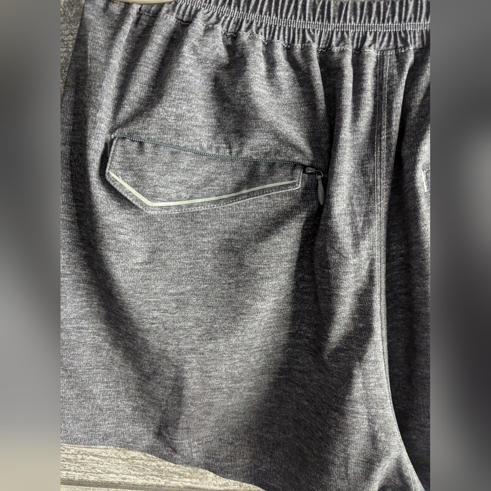 Lululemon Grey Go Endeavor Pleated Short - Picture 3 of 5
